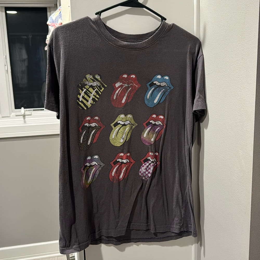 Multicolor Rolling Stones t shirt.